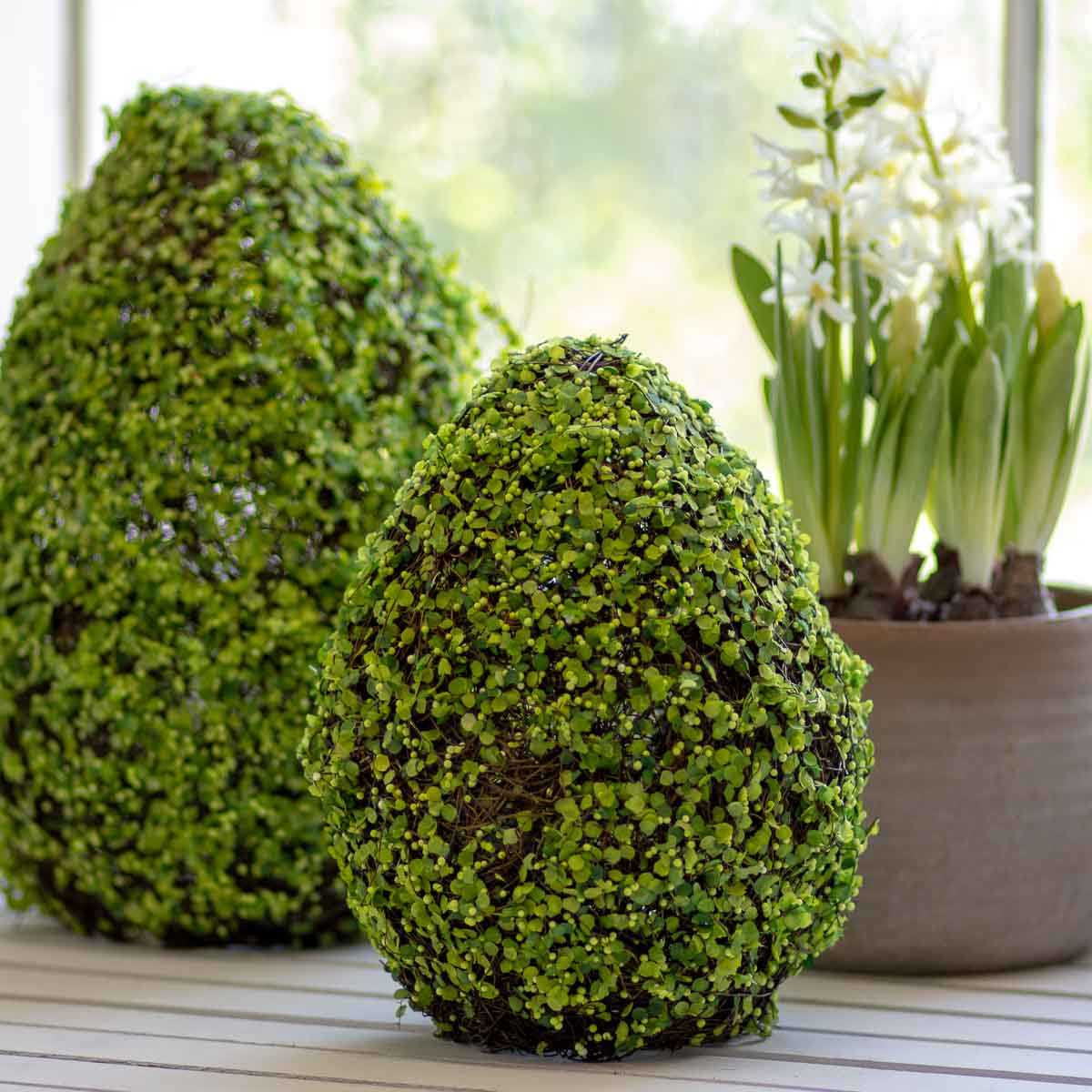 Belmont Egg Décor 11"