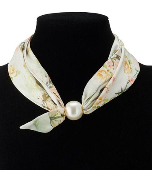 Sage Scarf Magnetic Pearl Necklace