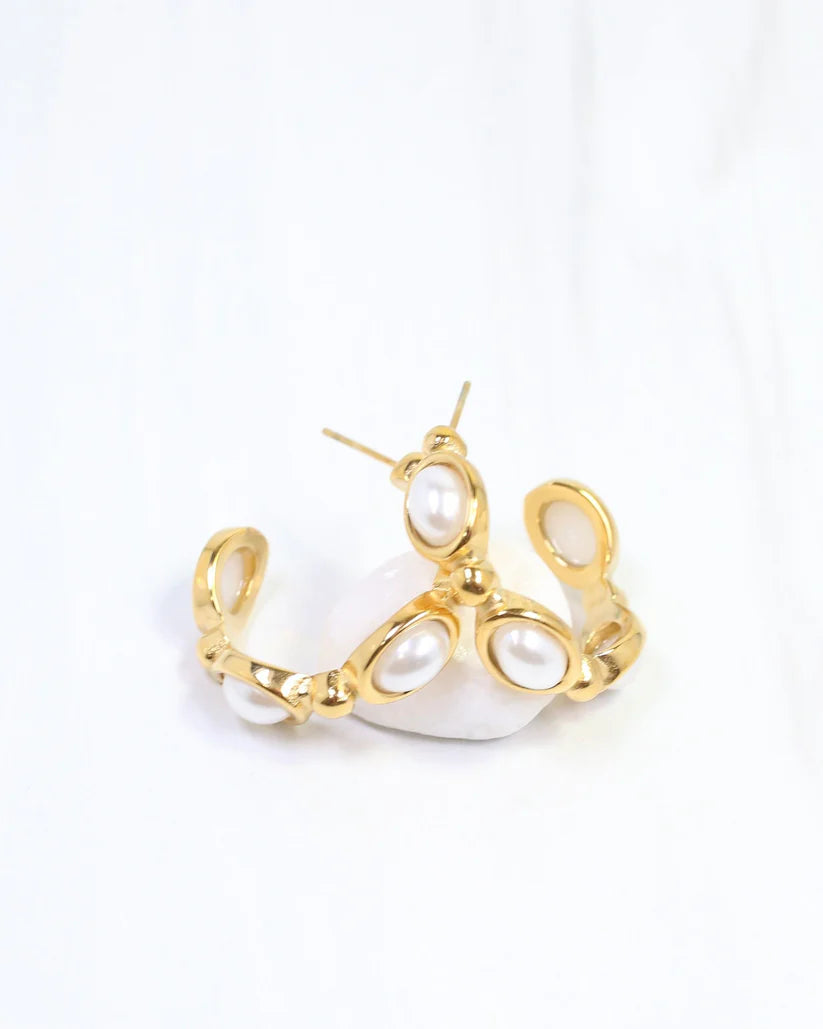 Daira Pearl Hoop Earring