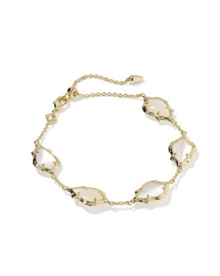 ADRIANA SCALLOP FRAME DELICATE CHAIN BRACELET