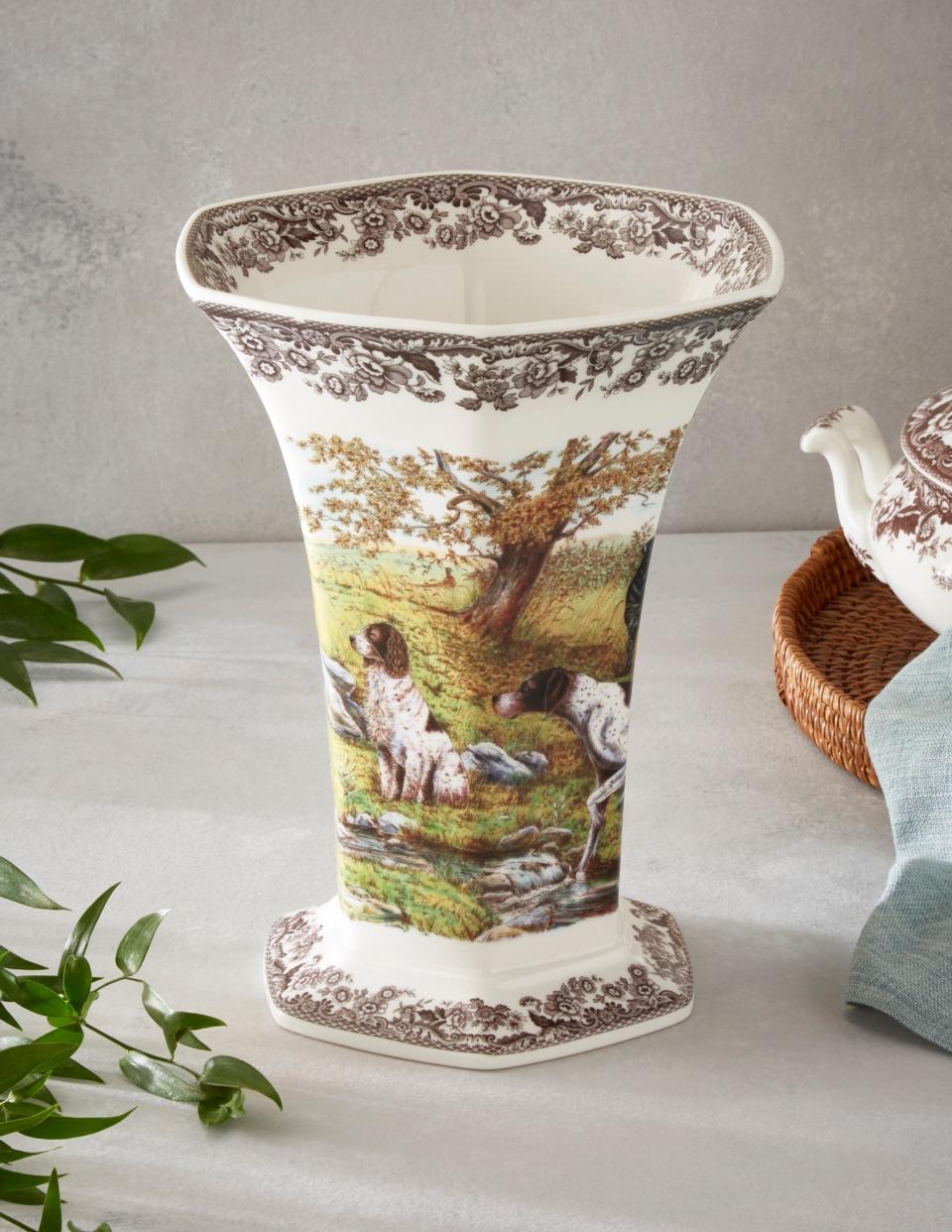 Woodland > Hunting Dogs Woodland Hexagonal Dog Vase