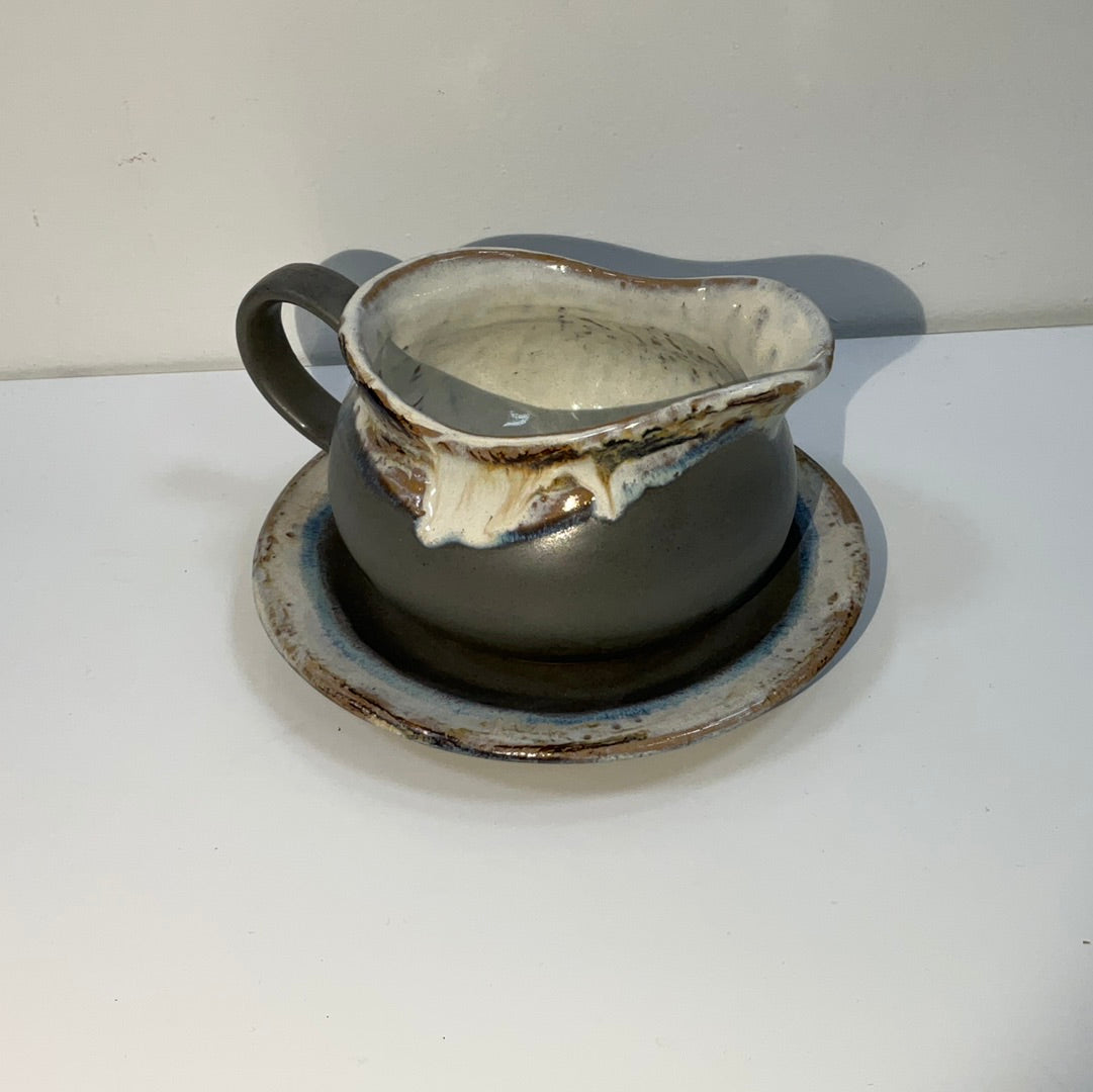 Gravy Boat & Saucer Set-Gray