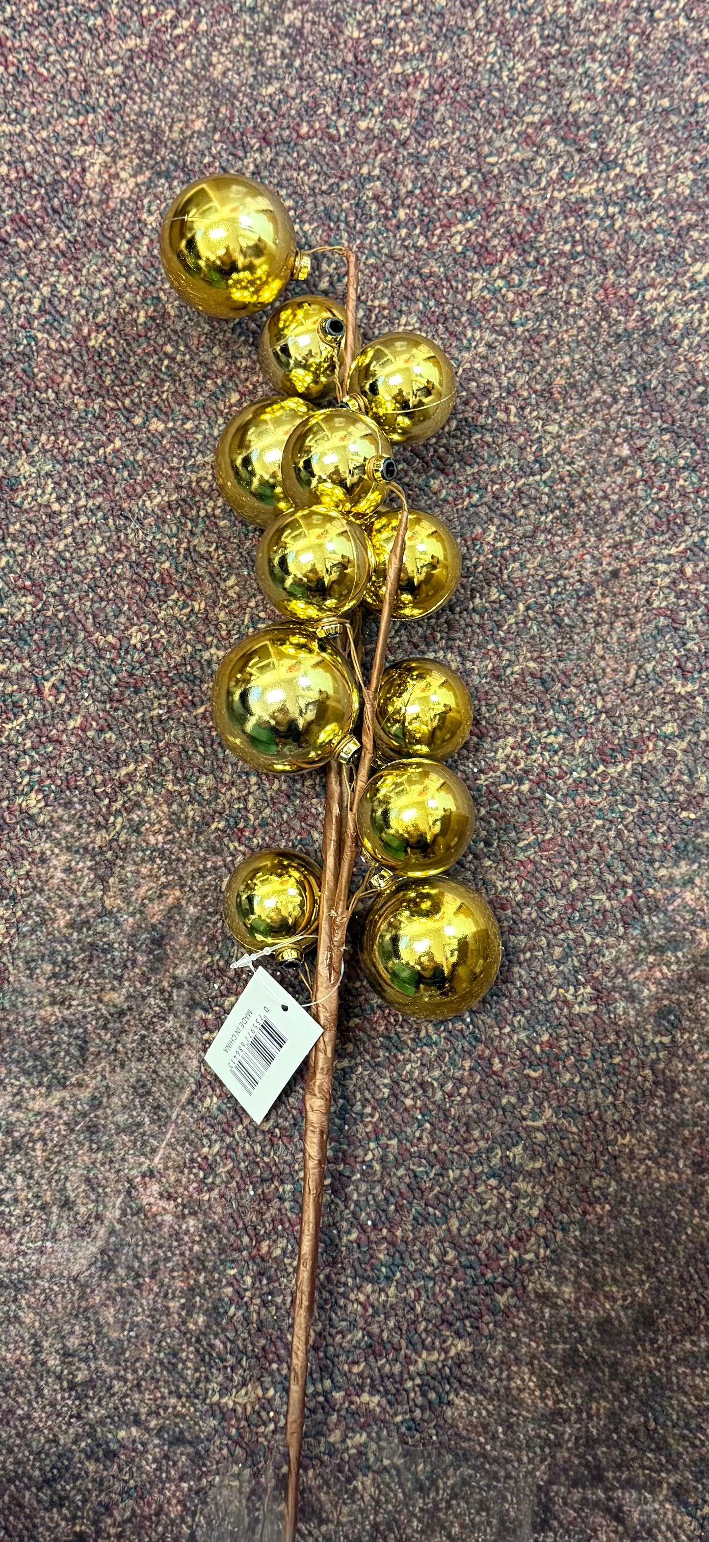 26" Gold Ball Spray