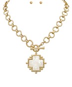 Anne Pearl Necklace