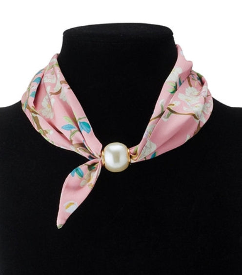 Pink Scarf Magnetic Pearl Necklace