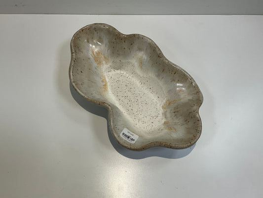 Flutter Dish - Dogwood