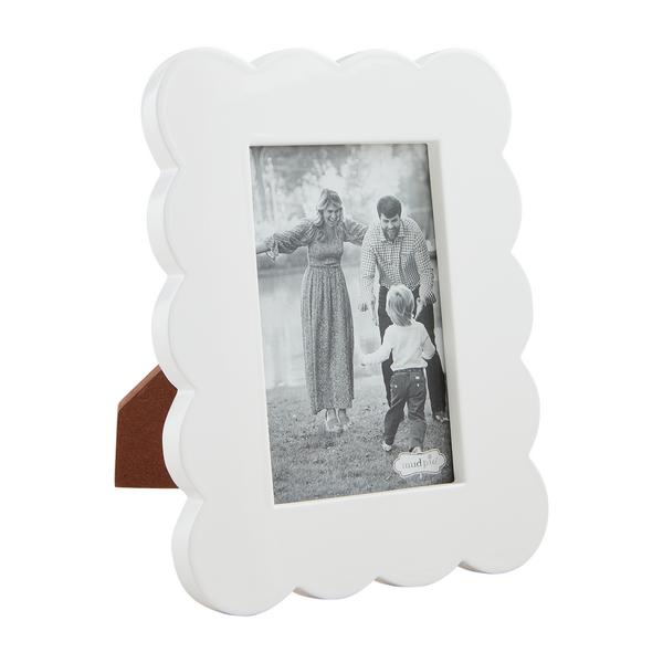 Small Scalloped Lacquer Frames